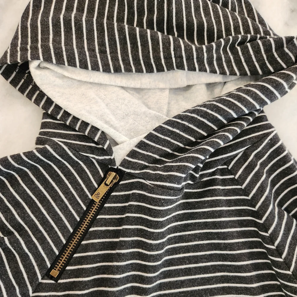 Ampersand Avenue Grey Stripe Double Hoodie - Kid's Size Small (8)